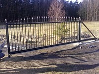 Brama przesuwna łukowa